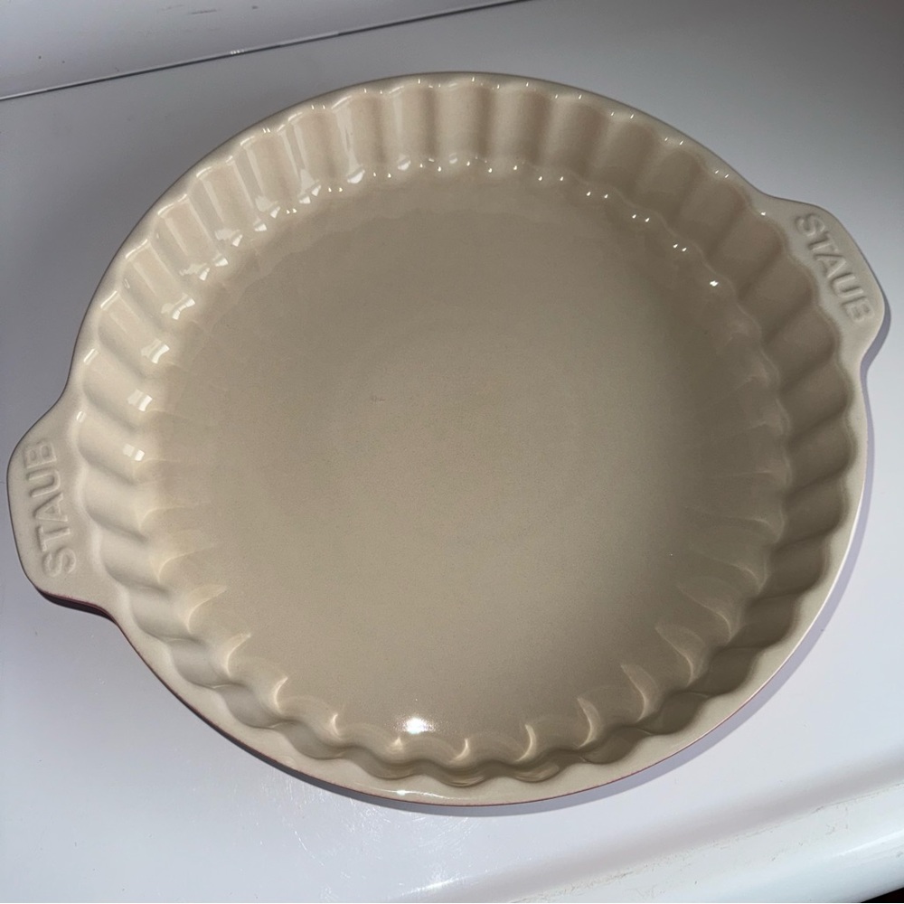 Staub Red Ivory Pie Dish